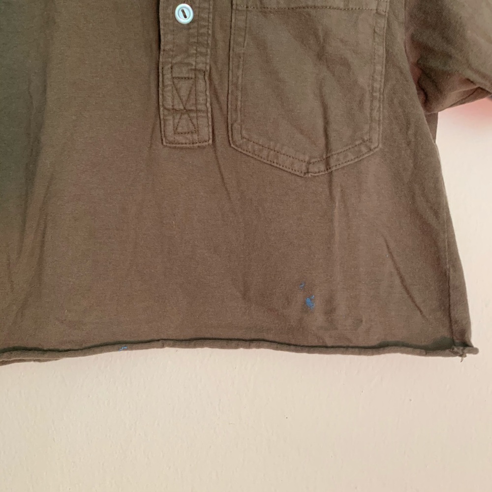 💸✨American Apparel✨ Olive Cropped Button Up - Picture 2 of 3